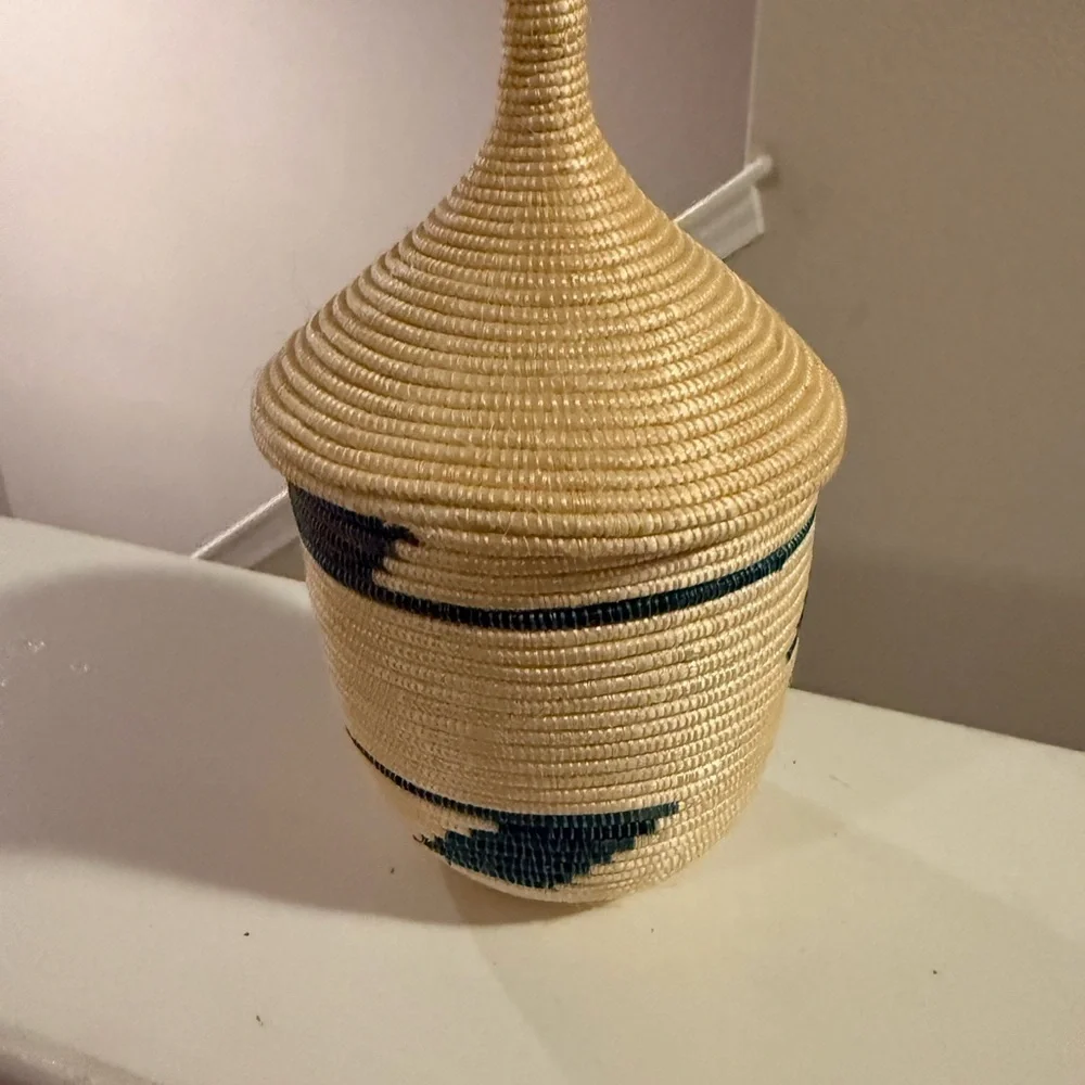 Rare Rwandan Handmade Nesting Baskets with Lids 2.5”-9.5” set of 5